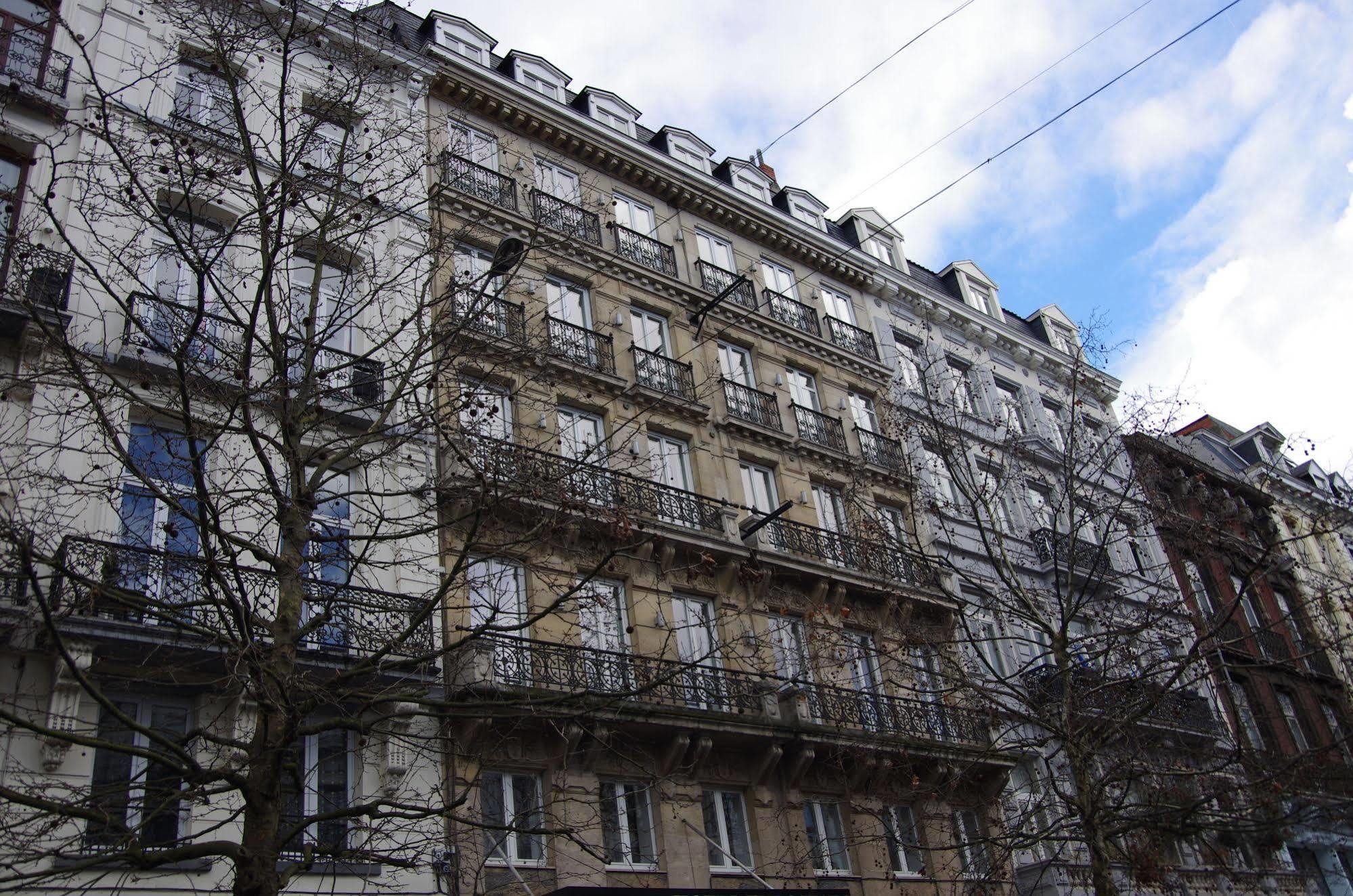 Catalonia Grand Place Hotel Brussels Exterior photo